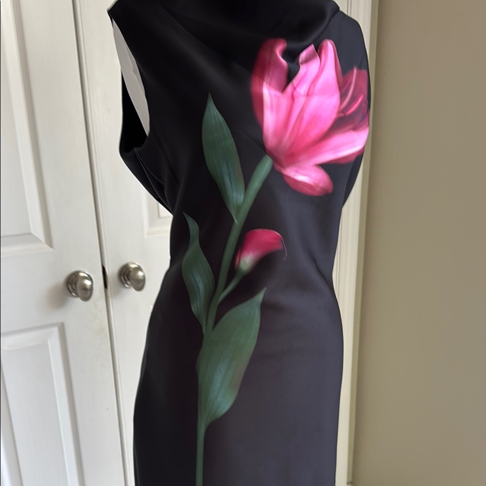 Halston, M - Picture 4 of 10